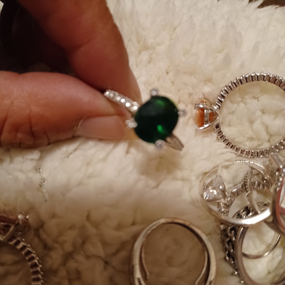 AVON  Y2K RRINGS Elegant Green, pink, Lavander, and Champagne Stone Silver Ring
